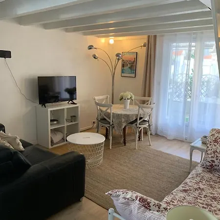 Petite Maison Cosy Avec Exterieur